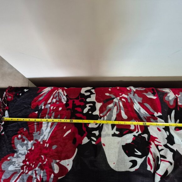 3/$25 Abstract Wrap / Scarf - Picture 11 of 11